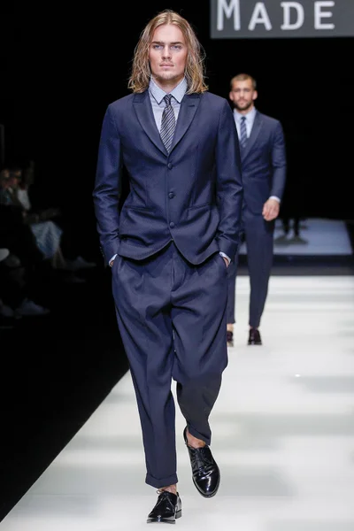 Look 80